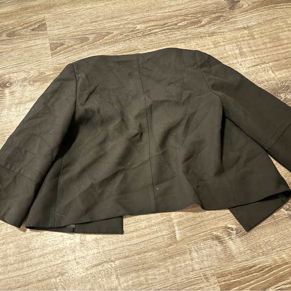 Tara Jarmon Black Cropped Jacket - Picture 2 of 3